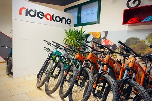 RideAlone, il cicloturismo elettrico tra le Colline UNESCO di Valdobbiadene